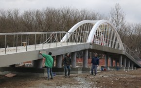В Керчи завершают благоустройство парков и скверов