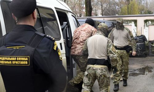 Всех задержанных близ Крыма моряков обвинили в незаконном пересечении границы