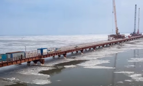 Керченский мост выдержал ледовую атаку