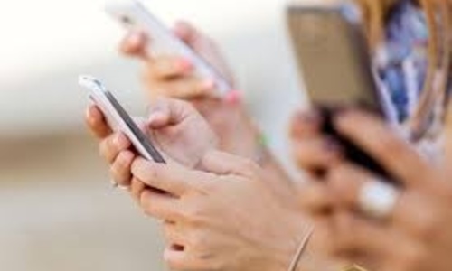 В Керчи открыты новые пункты бесплатной зарядки телефонов (СПИСОК)