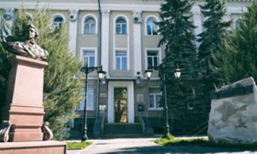 Соцсети: В Крыму задержан чиновник с дорогим диваном