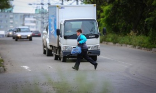 В Керчи школьник попал под колеса иномарки