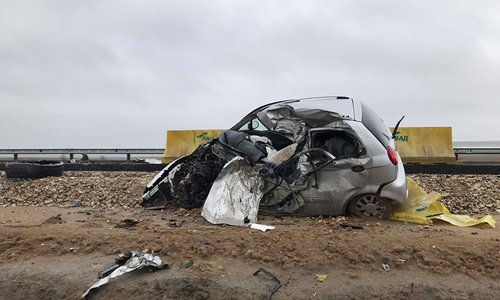 В ДТП с разорванной легковушкой на «Тавриде» погиб водитель