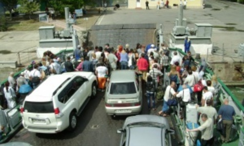Керчанка, ради сохранения города, предлагают перенести переправу