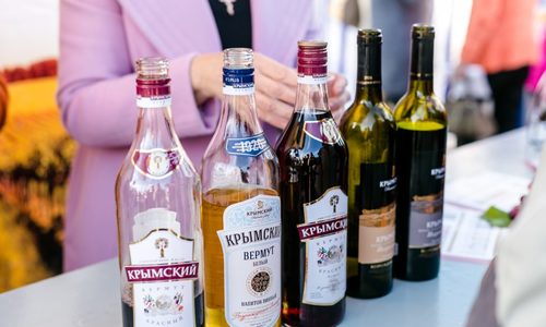 Крымским вином собрались торговать до полуночи