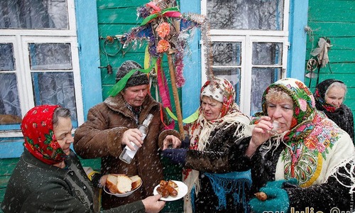 Судя по отзывам, большинство взрослых колядующих были сильно пьяными