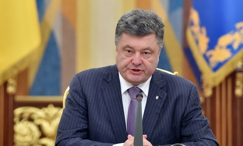 Порошенко решил лишить крымчан гражданства Украины