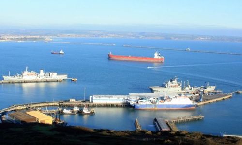 К Великобритании судно с крымчанами прибил шторм
