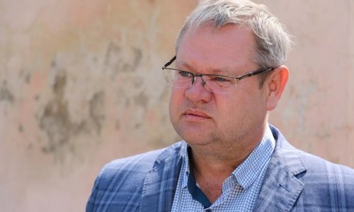 Аксенов решит судьбу Адаменко в апреле