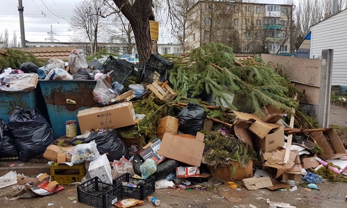 Вместо снега на Новый год в Керчи выпал мусор