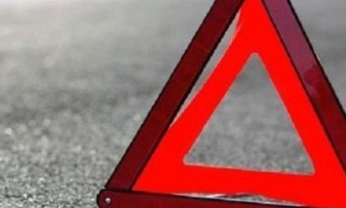 Hyundai въехал в фонарный столб
