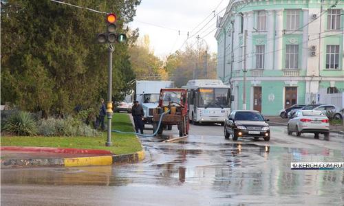 В Керчи произошел порыв водопровода