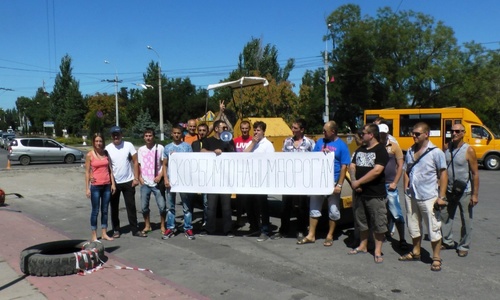 В Керчи акция протеста «Скорбим по нашим дорогам»