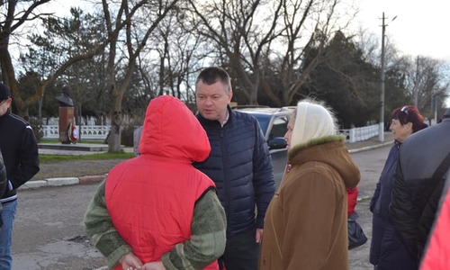 Керченский мэр встретился с жителями поселка Аджимушкай
