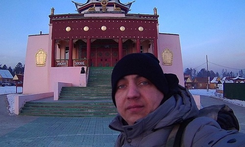 Прошедший тысячи километров путешественник просит керчан об экскурсии по древнему городу
