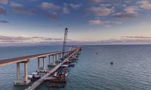 Почти готов: все ж/д пролеты Крымского моста установлены