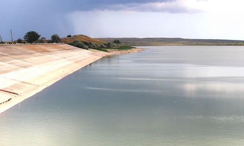 В Керченское водохранилище днепровскую воду качают самые мощные в Украине двигатели