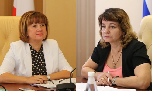 Два вице-премьера Крыма уходят с постов